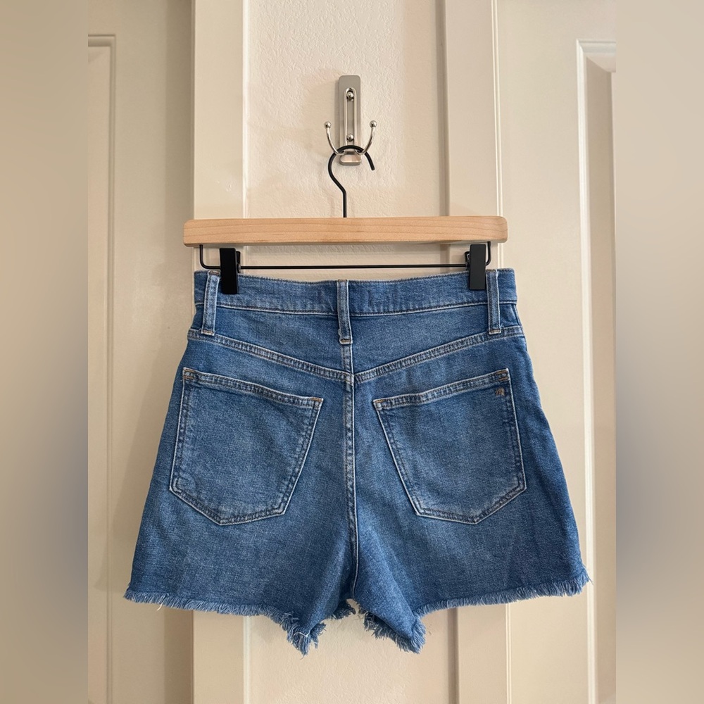 Madewell Curvy High-Rise Denim Shorts in Lavista Wash / Size 25